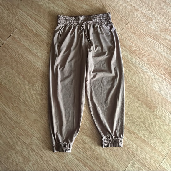 Abercrombie & Fitch YPB motionTEK Joggers Women’s Large - Picture 2 of 13